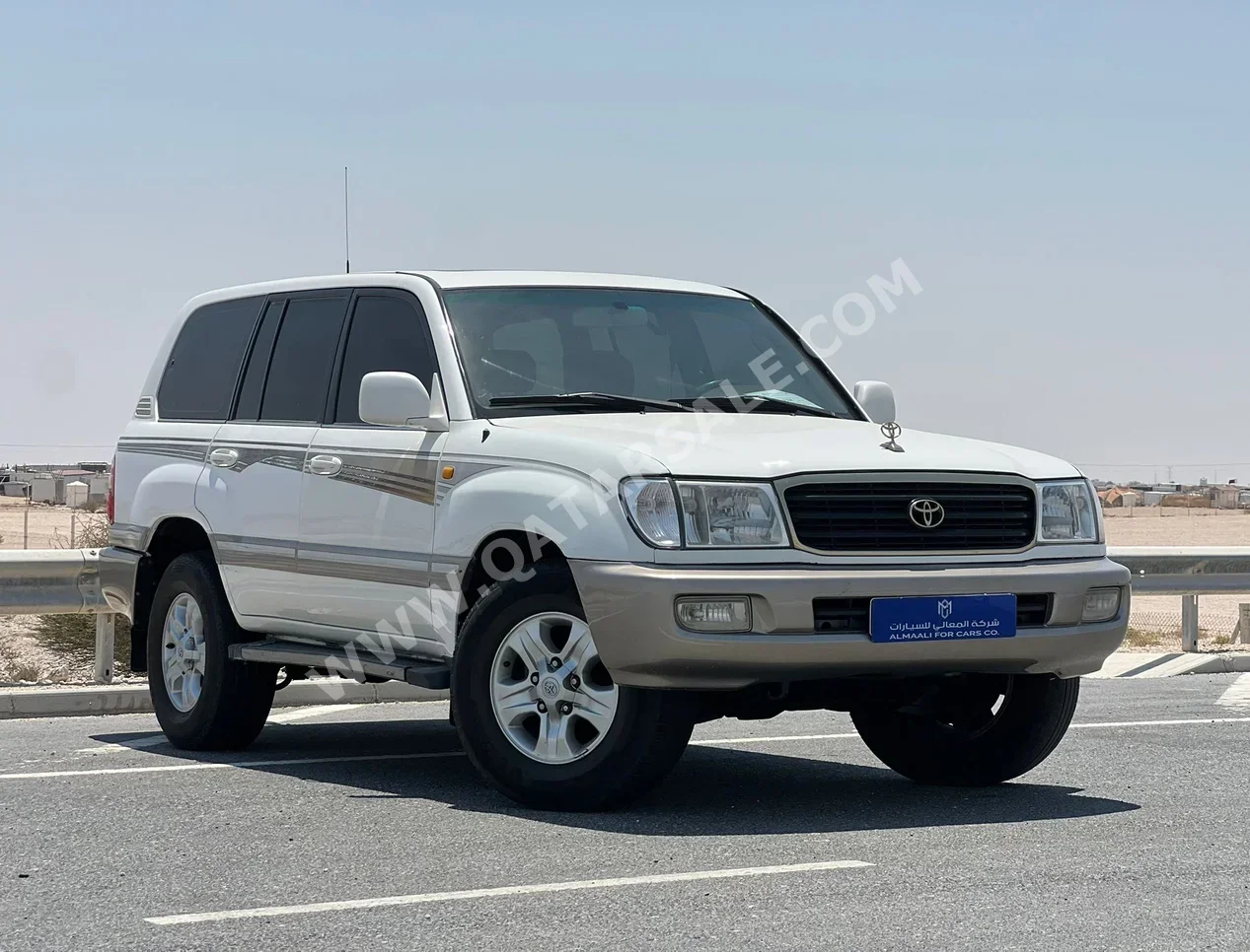 Toyota  Land Cruiser  VXR  2002  Automatic  650,000 Km  8 Cylinder  Four Wheel Drive (4WD)  SUV  White