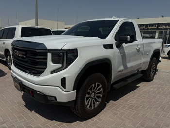 GMC Sierra AT4 2023 Automatic 100,000 Km 8 Cylinder Four Wheel Drive (4WD) Pick Up White
