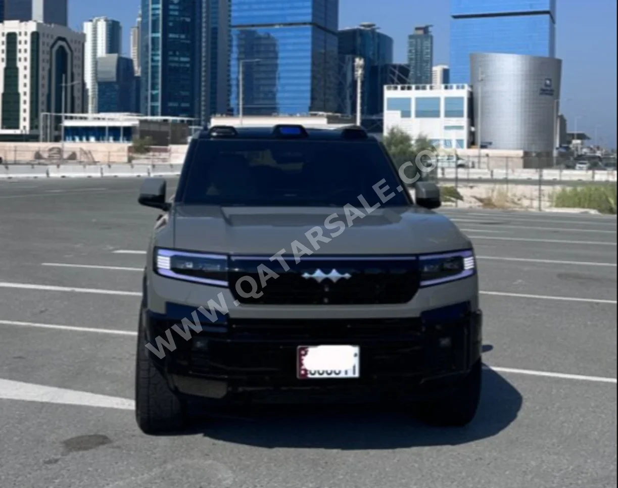 BYD  Leopard 8  Flagship  2025  Automatic  6,000 Km  4 Cylinder  Four Wheel Drive (4WD)  SUV  Gray  With Warranty