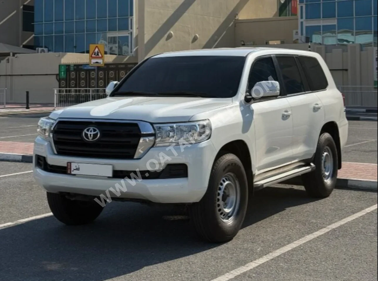 Toyota  Land Cruiser  GX  2018  Automatic  54,000 Km  6 Cylinder  Four Wheel Drive (4WD)  SUV  Pearl