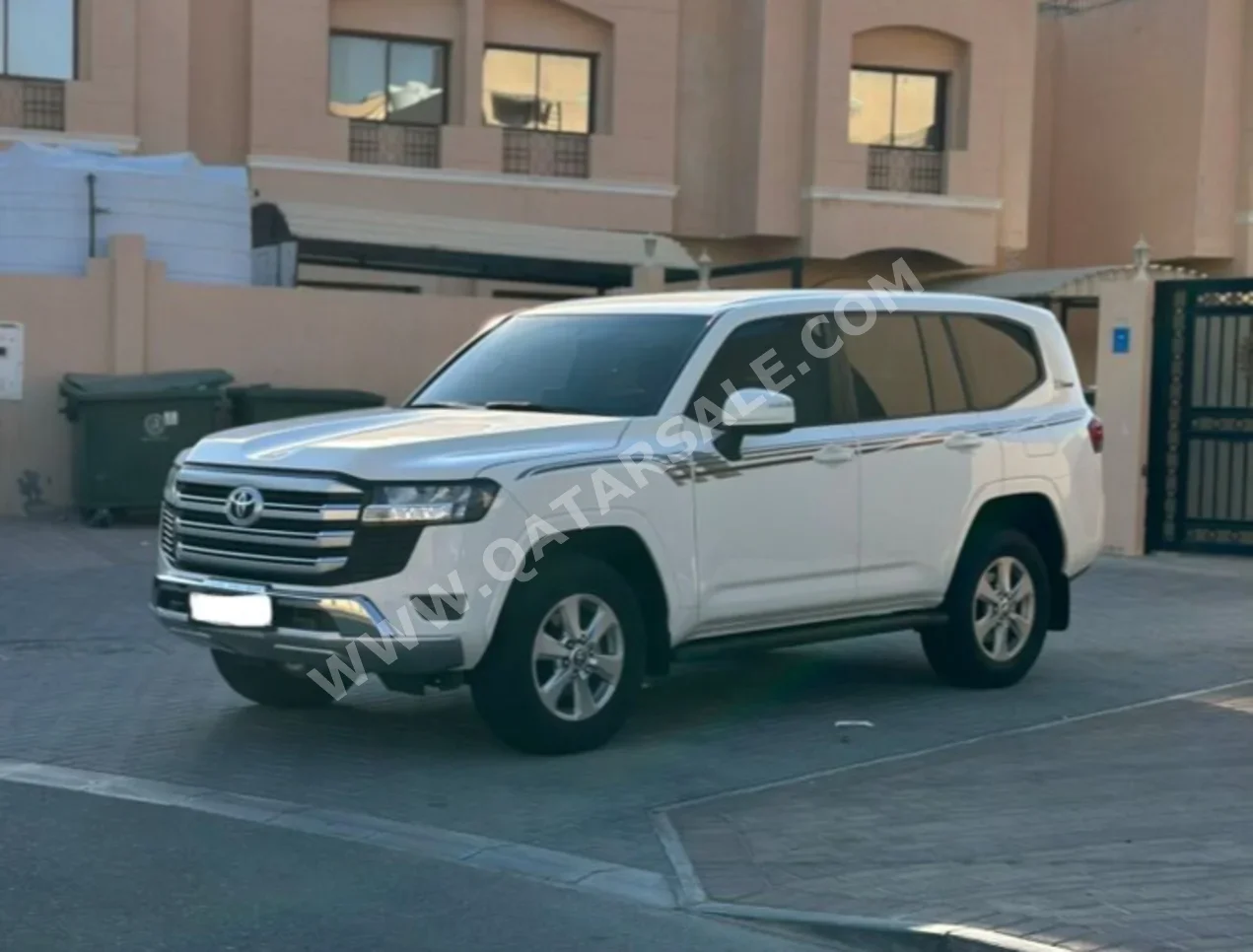 Toyota  Land Cruiser  GXR  2022  Automatic  113,000 Km  6 Cylinder  Four Wheel Drive (4WD)  SUV  White