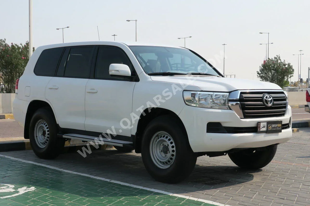 Toyota  Land Cruiser  GX  2016  Automatic  201,803 Km  6 Cylinder  Four Wheel Drive (4WD)  SUV  White