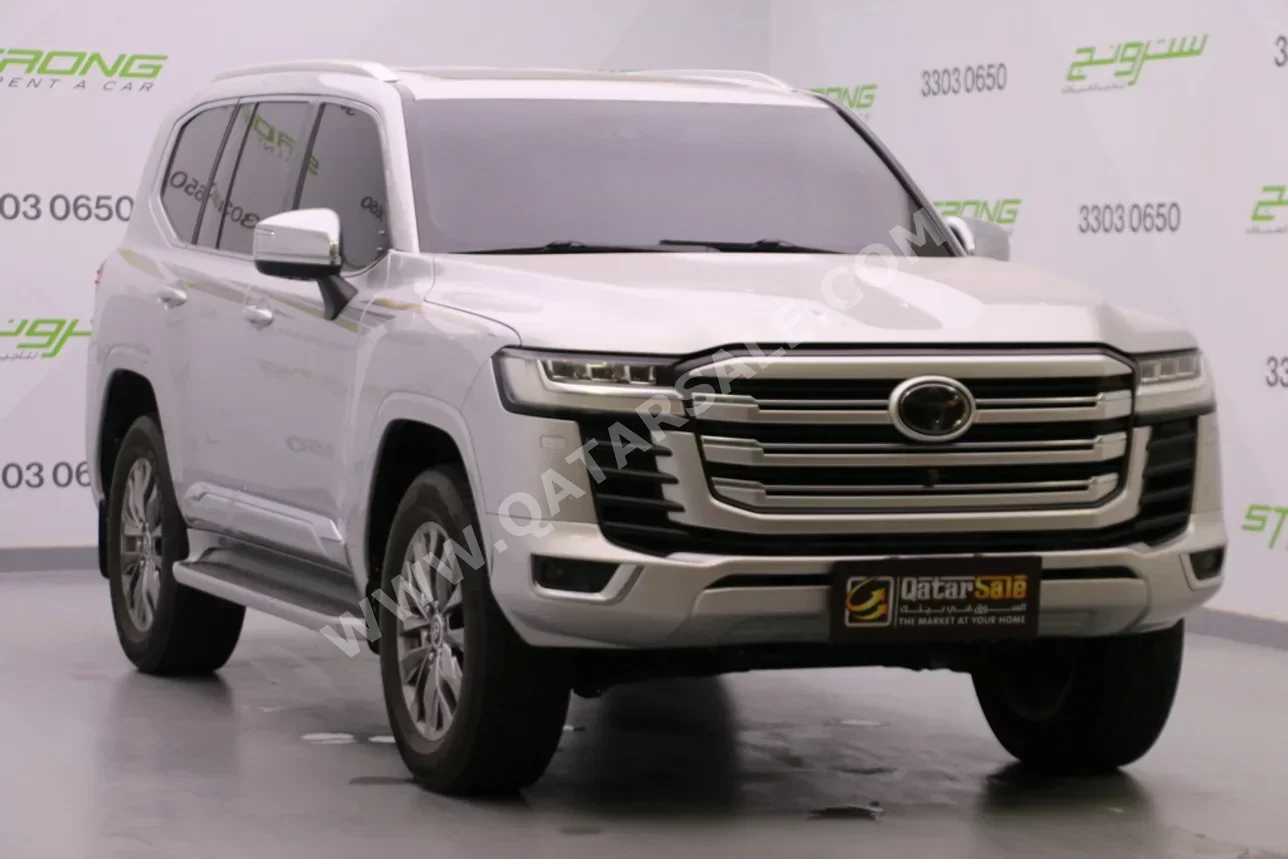 Toyota  Land Cruiser  VXR Twin Turbo  2022  Automatic  196,000 Km  6 Cylinder  Four Wheel Drive (4WD)  SUV  Silver