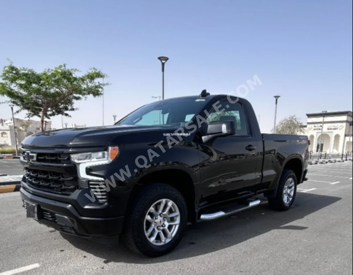 شفروليه سلفرادو ار اس تي 2023 اوتوماتيك 61,800 كم 8 سلندر دفع رباعي بيكب أسود