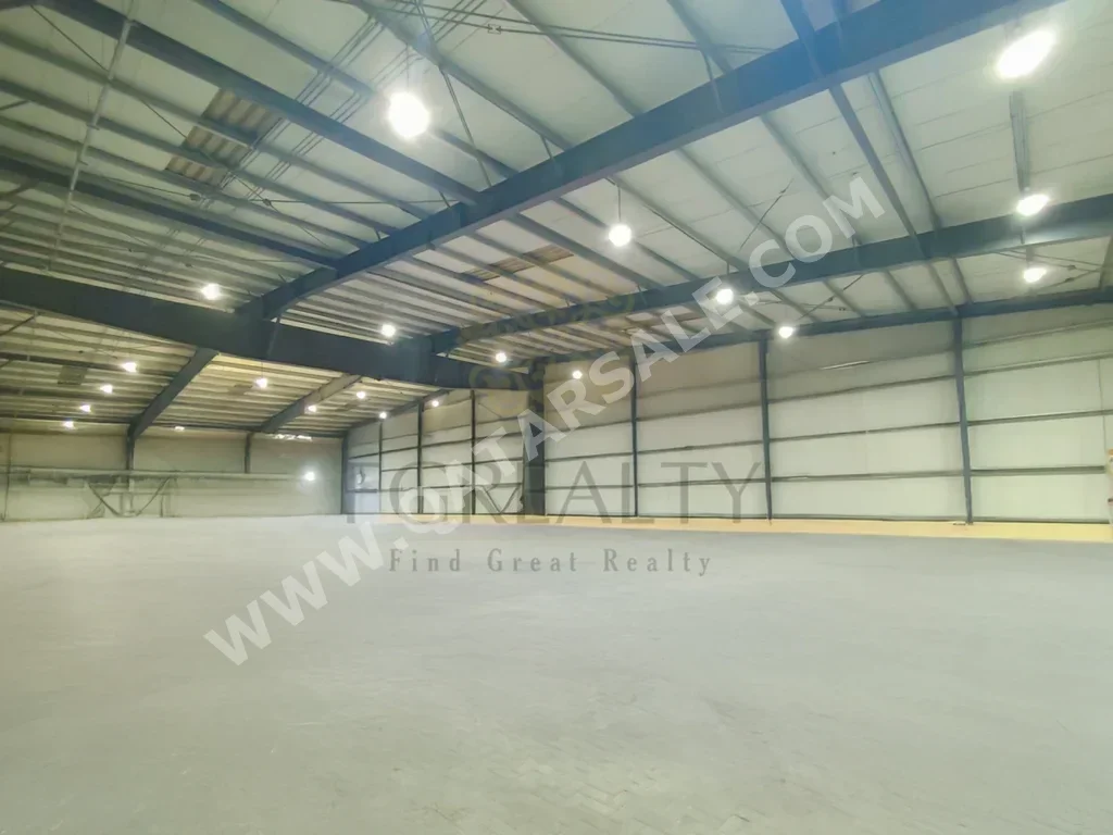 Warehouses & Stores - Al Wakrah - Barkit Al Awamer -Area Size: 250 Square Meter