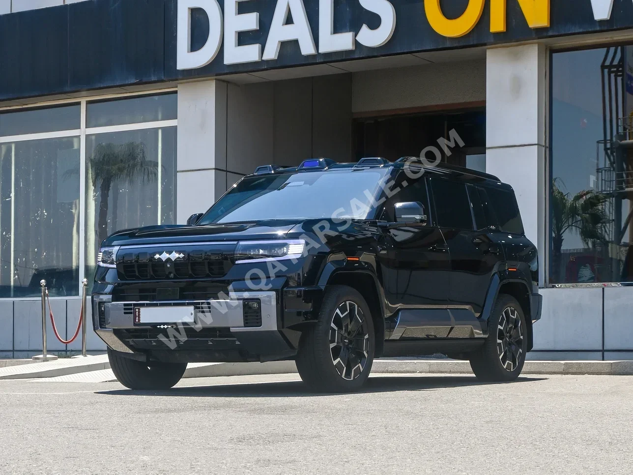 BYD  Leopard 8  Flagship  2025  Automatic  24,000 Km  4 Cylinder  Four Wheel Drive (4WD)  SUV  Black  With Warranty