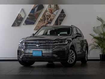 Volkswagen  Touareg  2024  Automatic  20,100 Km  4 Cylinder  All Wheel Drive (AWD)  SUV  Gray  With Warranty