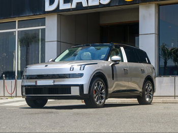 Lynk & Co 900 2025 Automatic 0 Km 4 Cylinder All Wheel Drive (AWD) SUV Light Gold