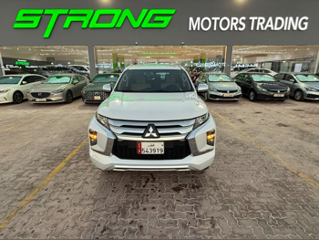 Mitsubishi  Pajero  Montero Sport  2023  Automatic  62,000 Km  6 Cylinder  Four Wheel Drive (4WD)  SUV  White