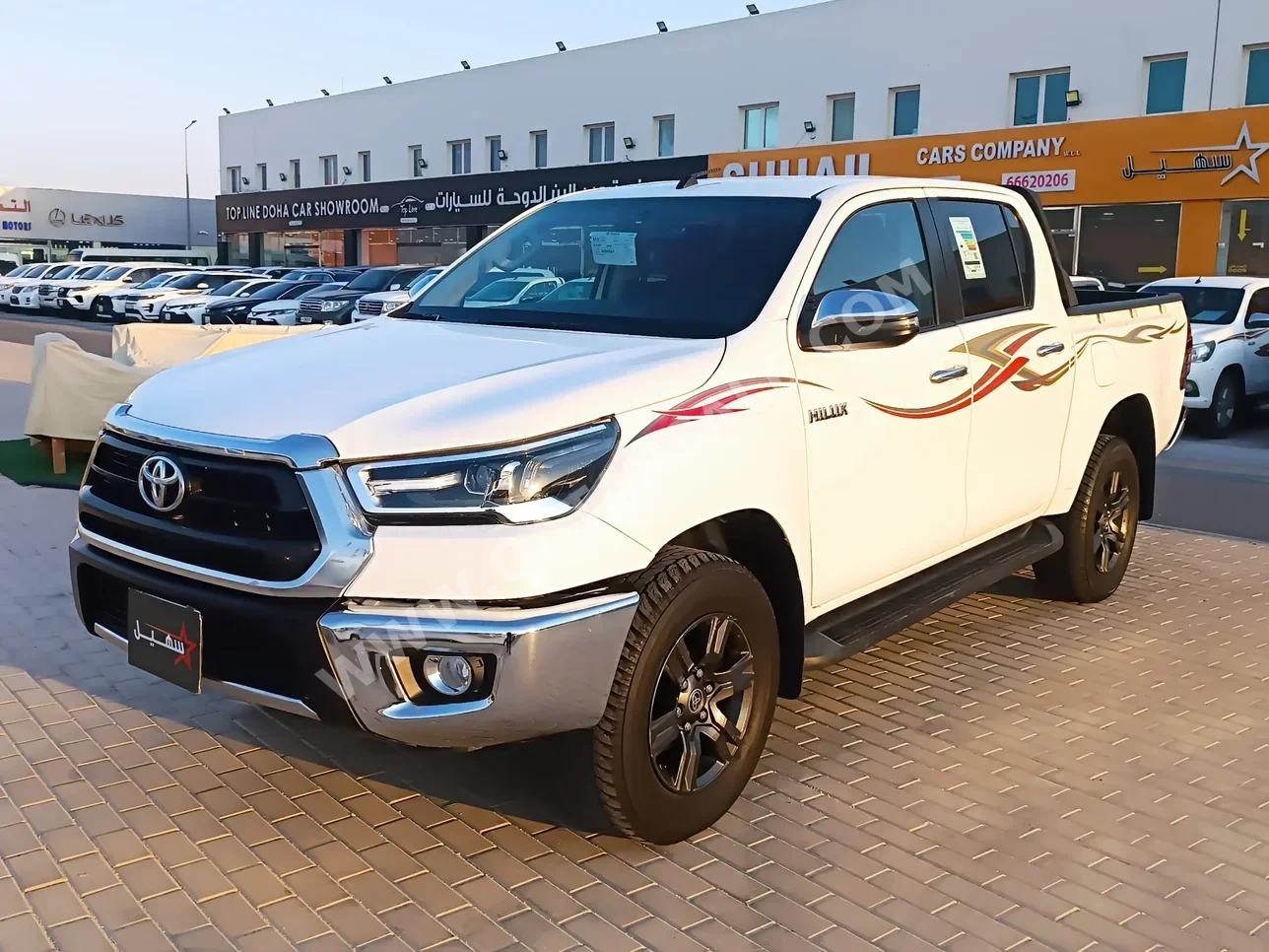 Toyota  Hilux  2025  Automatic  59,000 Km  4 Cylinder  Four Wheel Drive (4WD)  Pick Up  White  With Warranty