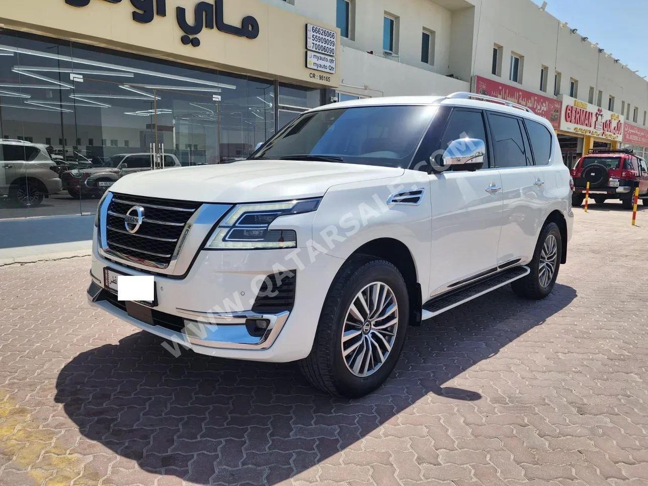 نيسان  باترول  بلاتنيوم  2020  اوتوماتيك  160,000 كم  8 سلندر  دفع رباعي  اس يو في  أبيض