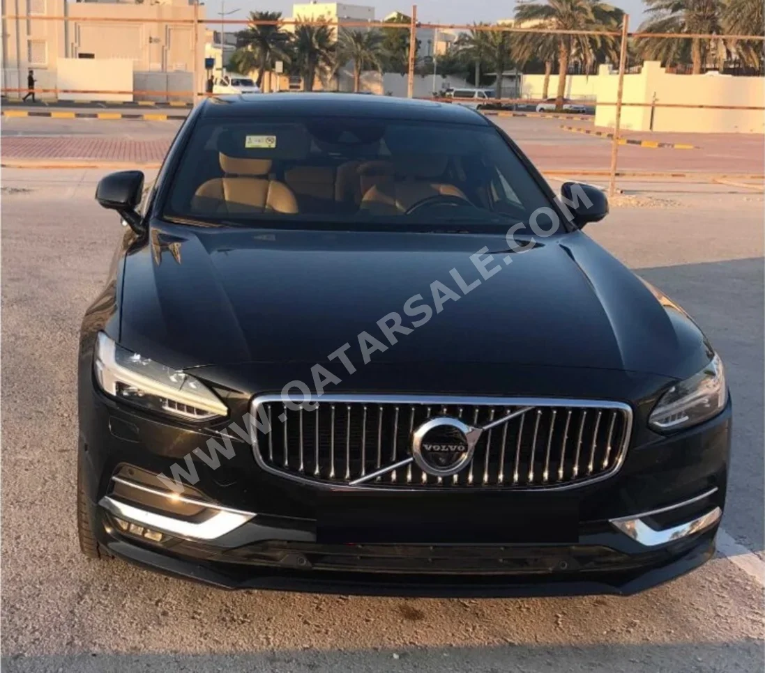 Volvo  S  90  2017  Automatic  149,150 Km  4 Cylinder  All Wheel Drive (AWD)  Sedan  Black