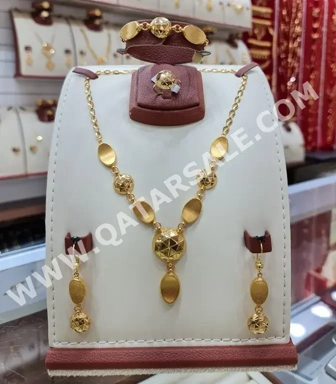 Gold By Item ( Designers )  Set  Woman  Nature  33.64 Gram  Maintenance Warranty  Free Shipping  Yellow Gold  21k