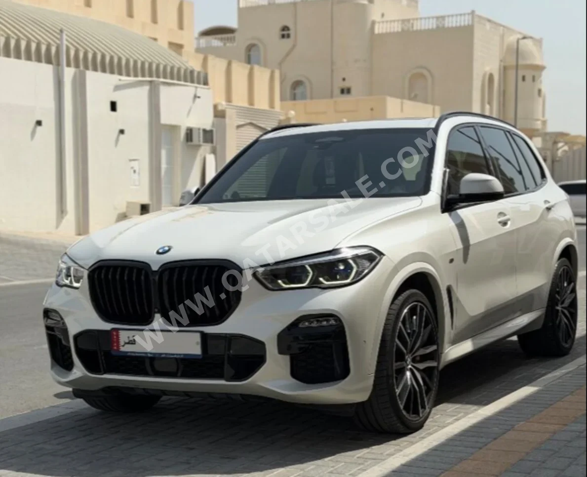 بي ام دبليو  الفئة - اكس  اكس 5 ام 50 اي  2021  اوتوماتيك  52,000 كم  8 سلندر  دفع كلي مستمر  اس يو في  أبيض  تحت الضمان