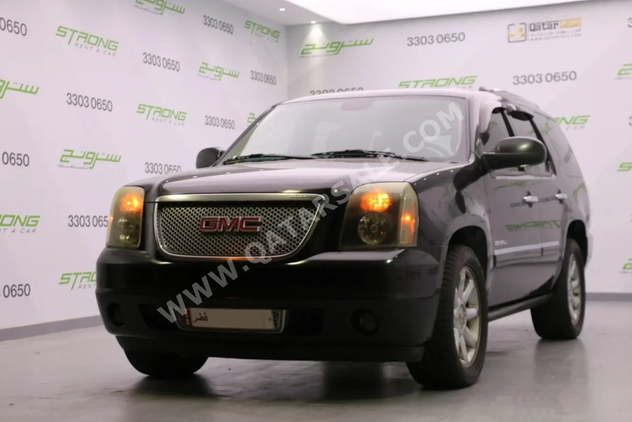 GMC  Yukon  Denali  2012  Automatic  211,000 Km  8 Cylinder  Four Wheel Drive (4WD)  SUV  Black