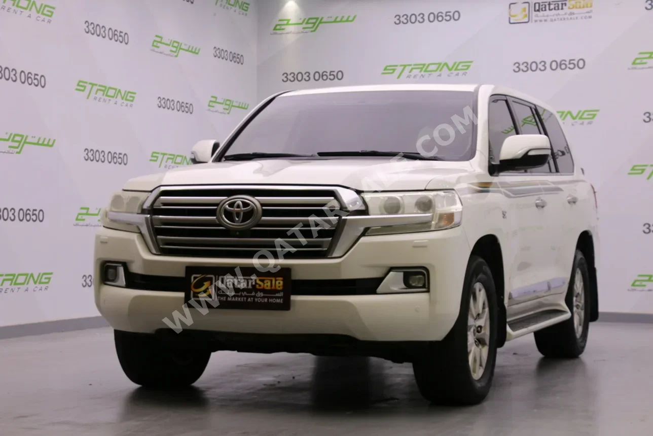 Toyota  Land Cruiser  VXR  2017  Automatic  300,000 Km  8 Cylinder  Four Wheel Drive (4WD)  SUV  Pearl