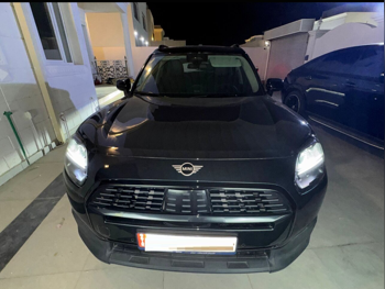Mini  Cooper  CountryMan  2025  Automatic  3,310 Km  4 Cylinder  Rear Wheel Drive (RWD)  Hatchback  Black  With Warranty