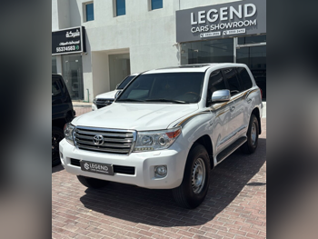 Toyota  Land Cruiser  VXR  2015  Automatic  471,000 Km  8 Cylinder  Four Wheel Drive (4WD)  SUV  White