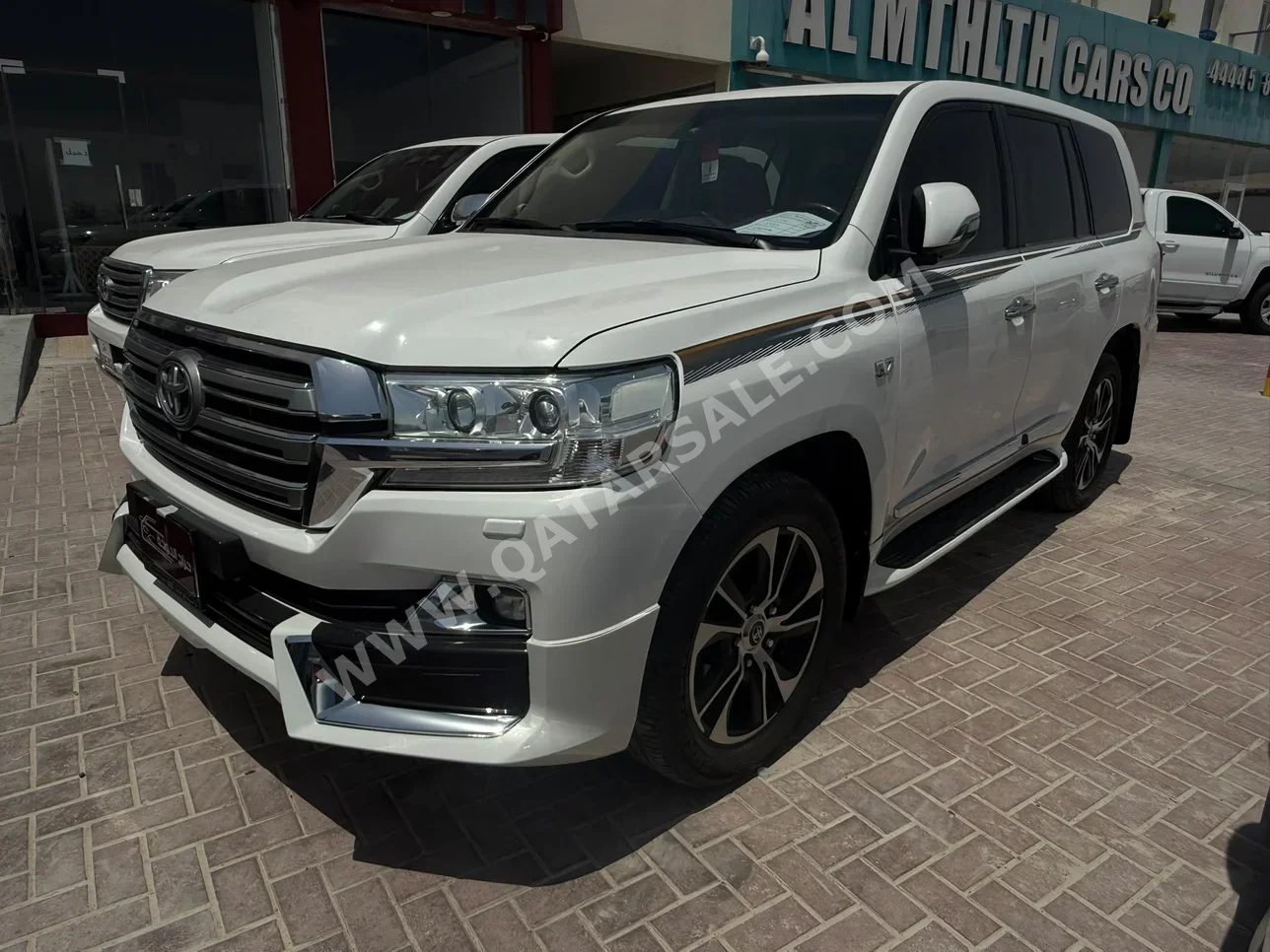 Toyota  Land Cruiser  VXR  2020  Automatic  285,000 Km  8 Cylinder  Four Wheel Drive (4WD)  SUV  White