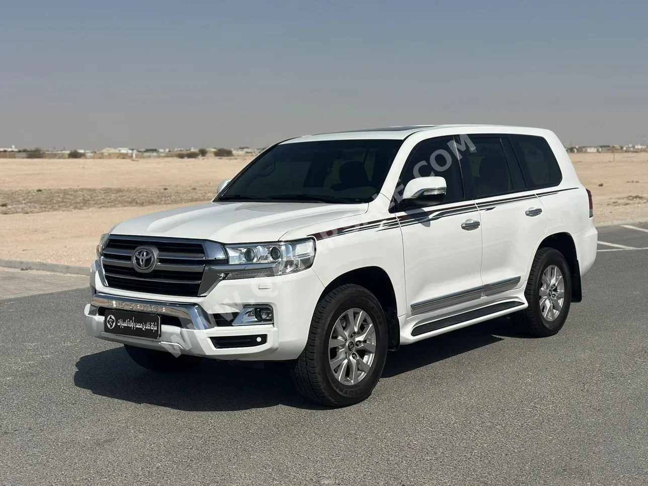 Toyota Land Cruiser GXR 2016 Automatic 211,000 Km 8 Cylinder Four Wheel Drive (4WD) SUV White