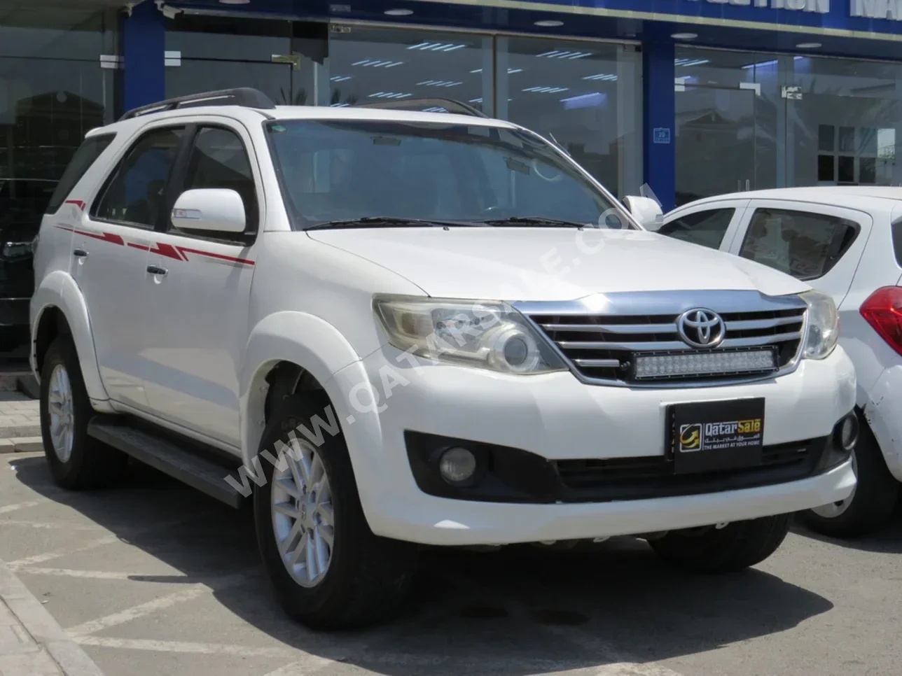 Toyota Fortuner SR5 2014 Automatic 140,000 Km 6 Cylinder Four Wheel Drive (4WD) SUV White