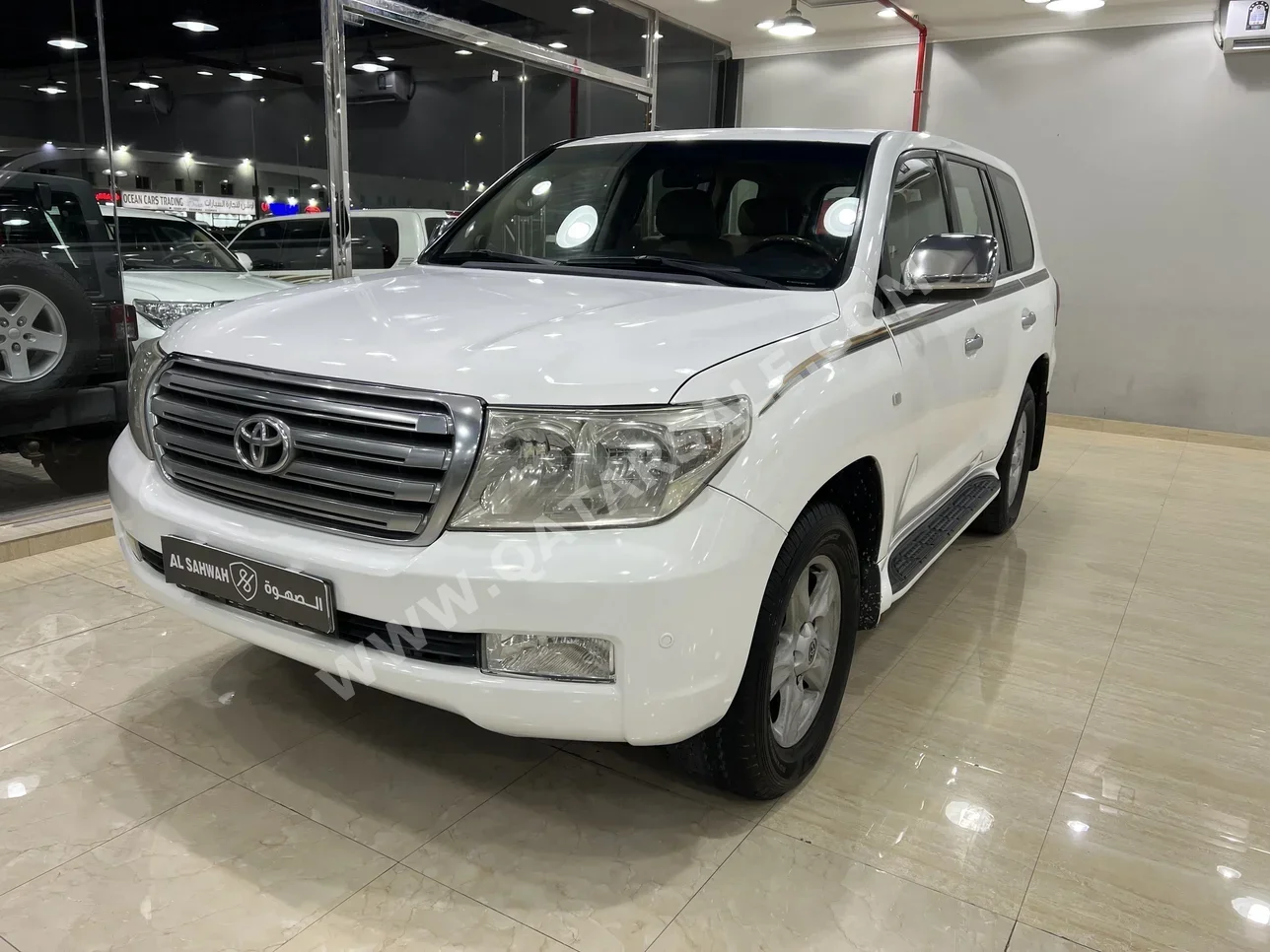 Toyota  Land Cruiser  VXR  2010  Automatic  430,000 Km  8 Cylinder  Four Wheel Drive (4WD)  SUV  White
