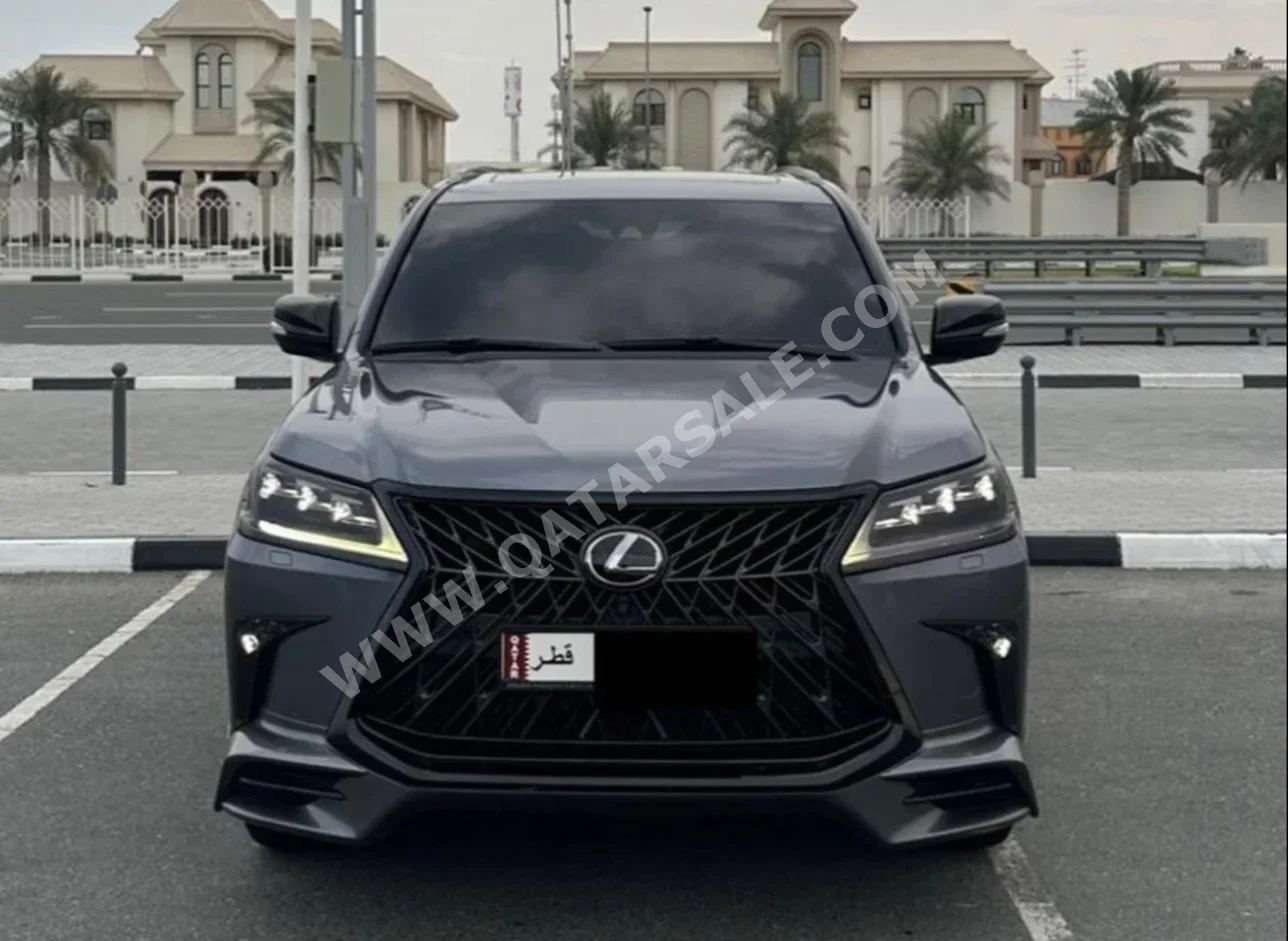 لكزس ال اكس 570 اس 2018 اوتوماتيك 181,000 كم 8 سلندر دفع رباعي اس يو في رمادي