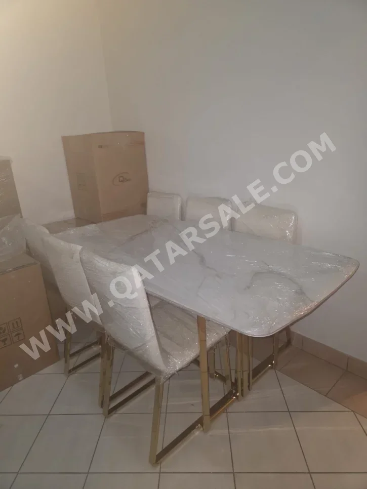 طاولة طعام مع كراسي  - أبيض