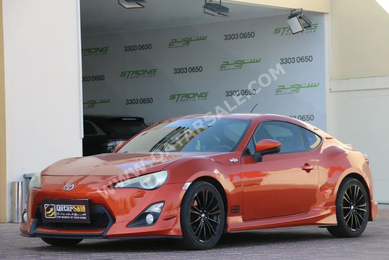 Toyota GT 86 2013 Automatic 124,000 Km 4 Cylinder Rear Wheel Drive (RWD) Coupe / Sport Orange