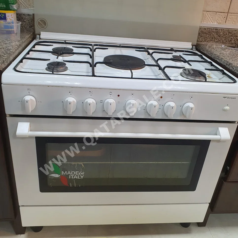 بومباني \  فرن مزدوج \  كهرباء و غاز  أبيض  إيطاليا