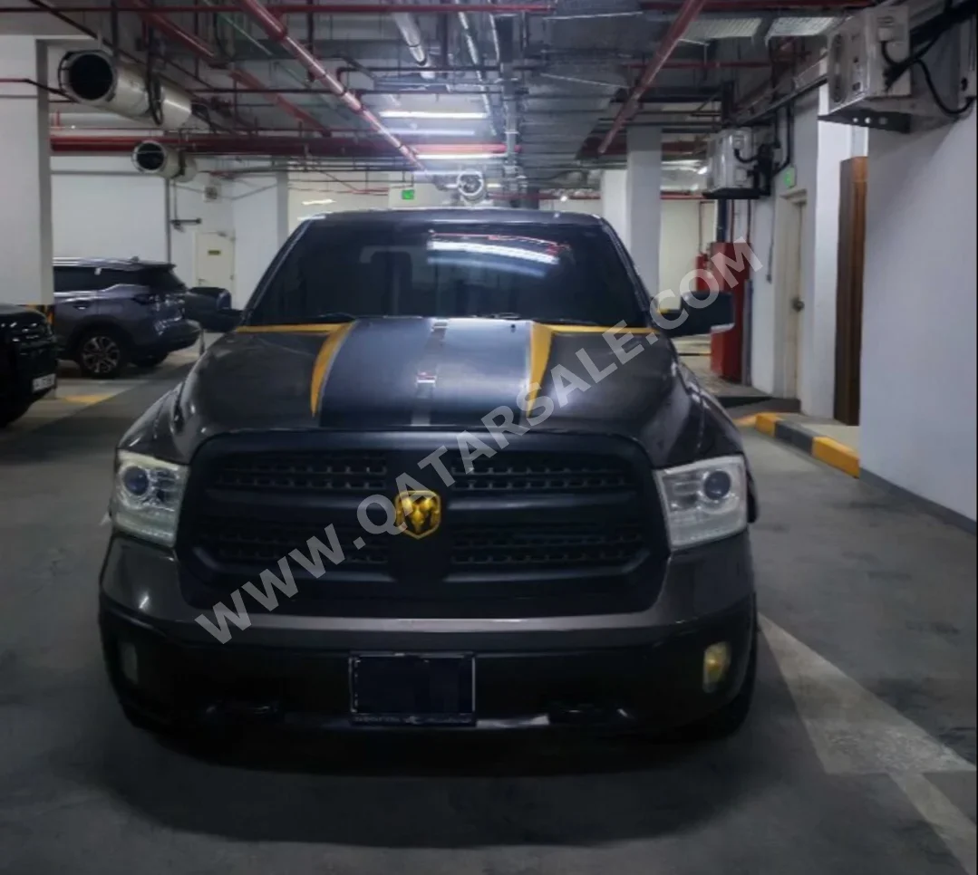 Dodge  Ram  1500  2014  Automatic  240,000 Km  8 Cylinder  Four Wheel Drive (4WD)  Pick Up  Black and Gray