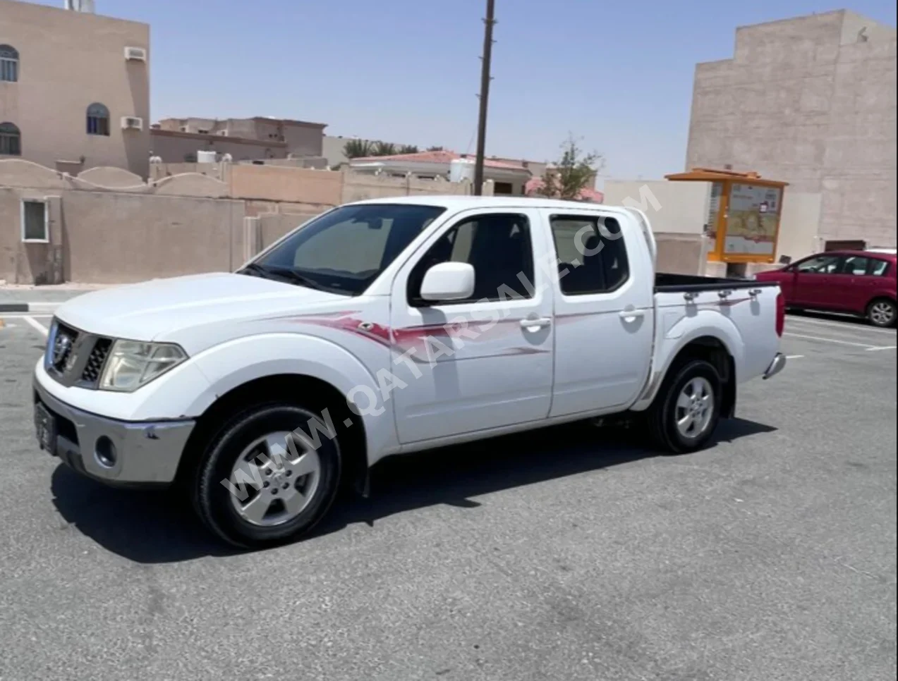 Nissan Navara SE 2015 Automatic 200,000 Km 4 Cylinder Rear Wheel Drive (RWD) Pick Up White With Warranty
