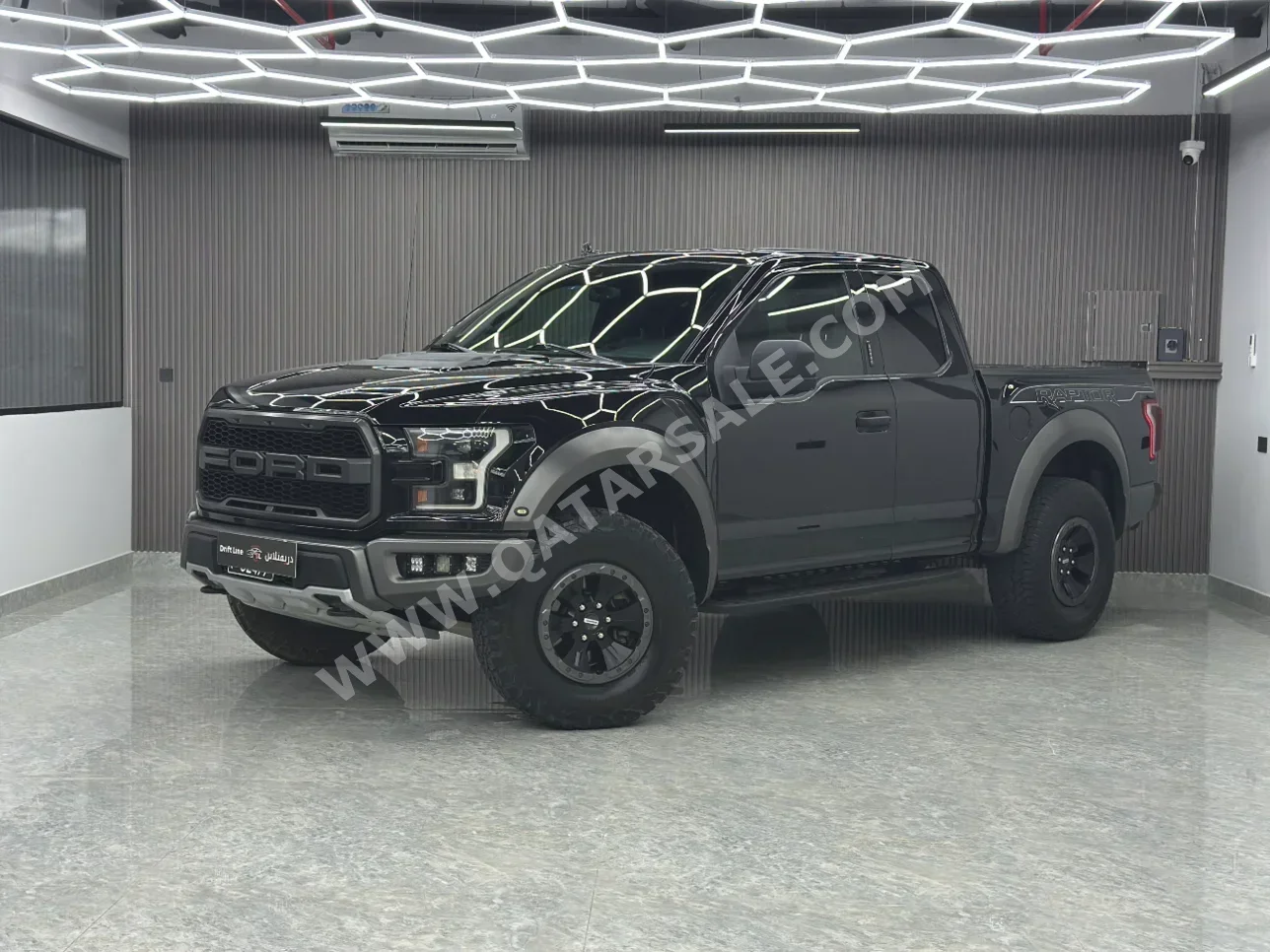 Ford  Raptor  2020  Automatic  120,000 Km  8 Cylinder  All Wheel Drive (AWD)  Pick Up  Black