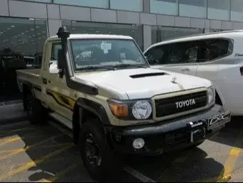 Toyota  Land Cruiser  LX  2022  Manual  0 Km  8 Cylinder  Four Wheel Drive (4WD)  Pick Up  Beige  With Warranty