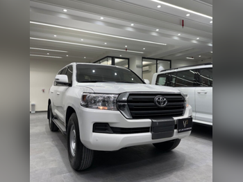 Toyota  Land Cruiser  GX  2018  Automatic  325,000 Km  6 Cylinder  Four Wheel Drive (4WD)  SUV  White