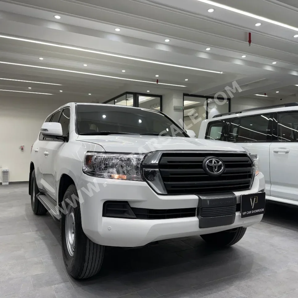 Toyota Land Cruiser GX 2018 Automatic 325,000 Km 6 Cylinder Four Wheel Drive (4WD) SUV White