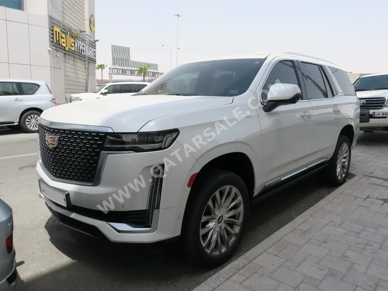 Cadillac Escalade 600 2023 Automatic 81,000 Km 8 Cylinder Four Wheel Drive (4WD) SUV White With Warranty