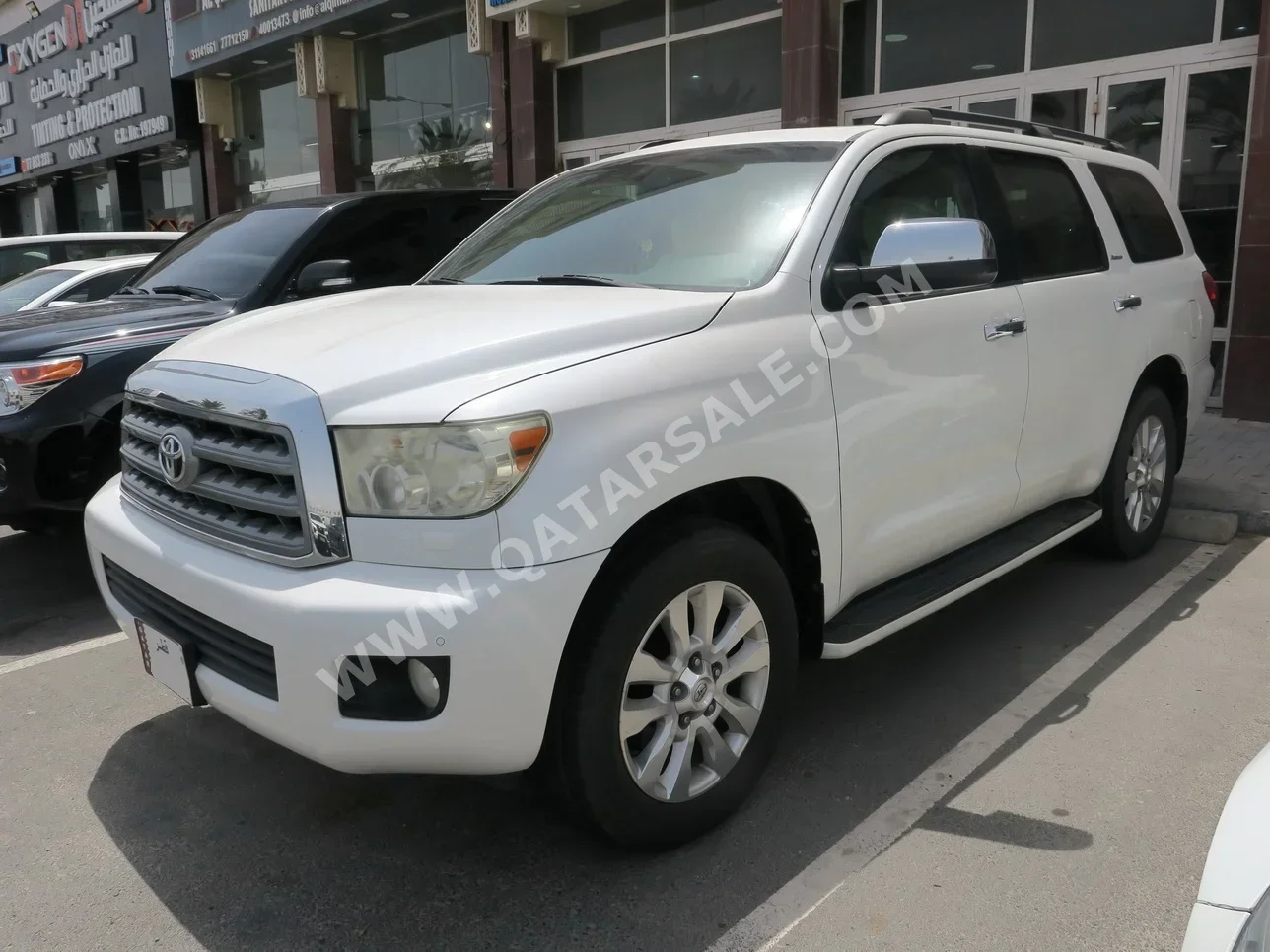 Toyota Sequoia 2010 Automatic 200,000 Km 8 Cylinder Four Wheel Drive (4WD) SUV White