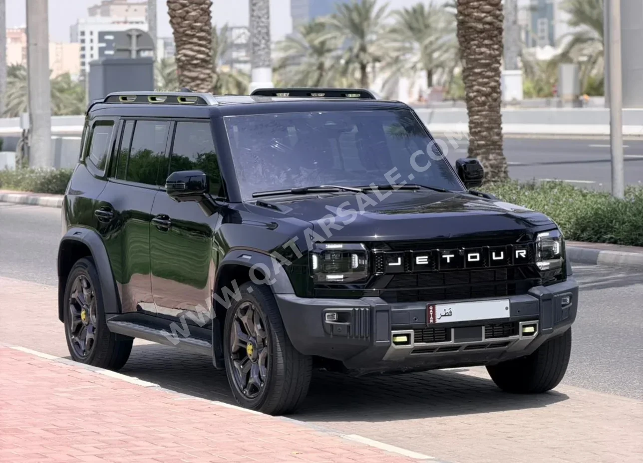 Jetour T2 Luxury 2025 Automatic 48,000 Km 4 Cylinder Four Wheel Drive (4WD) SUV Black With Warranty