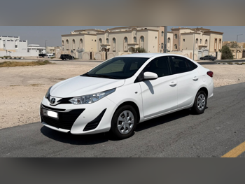 Toyota Yaris 2019 Automatic 140,000 Km 4 Cylinder Front Wheel Drive (FWD) Sedan White
