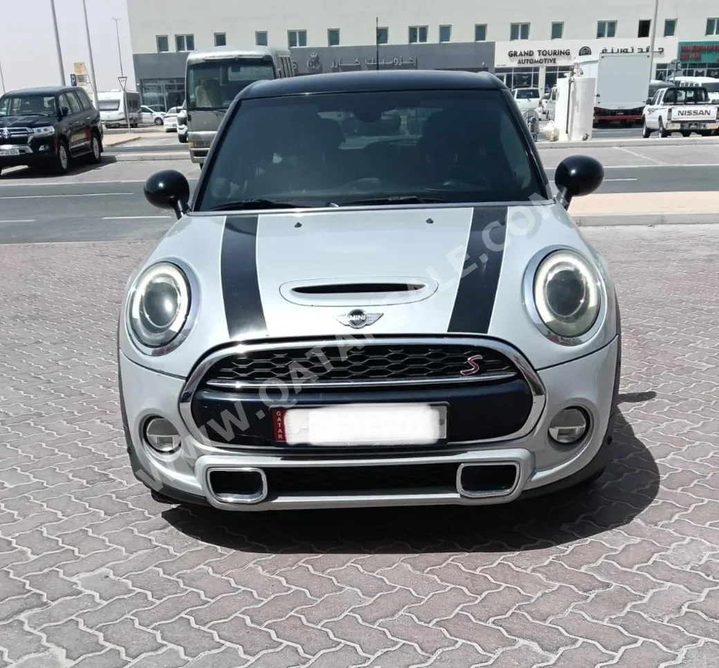 ميني  كوبر  اس  2016  اوتوماتيك  151,000 كم  4 سلندر  سحب امامي  هاتشباك  رمادي