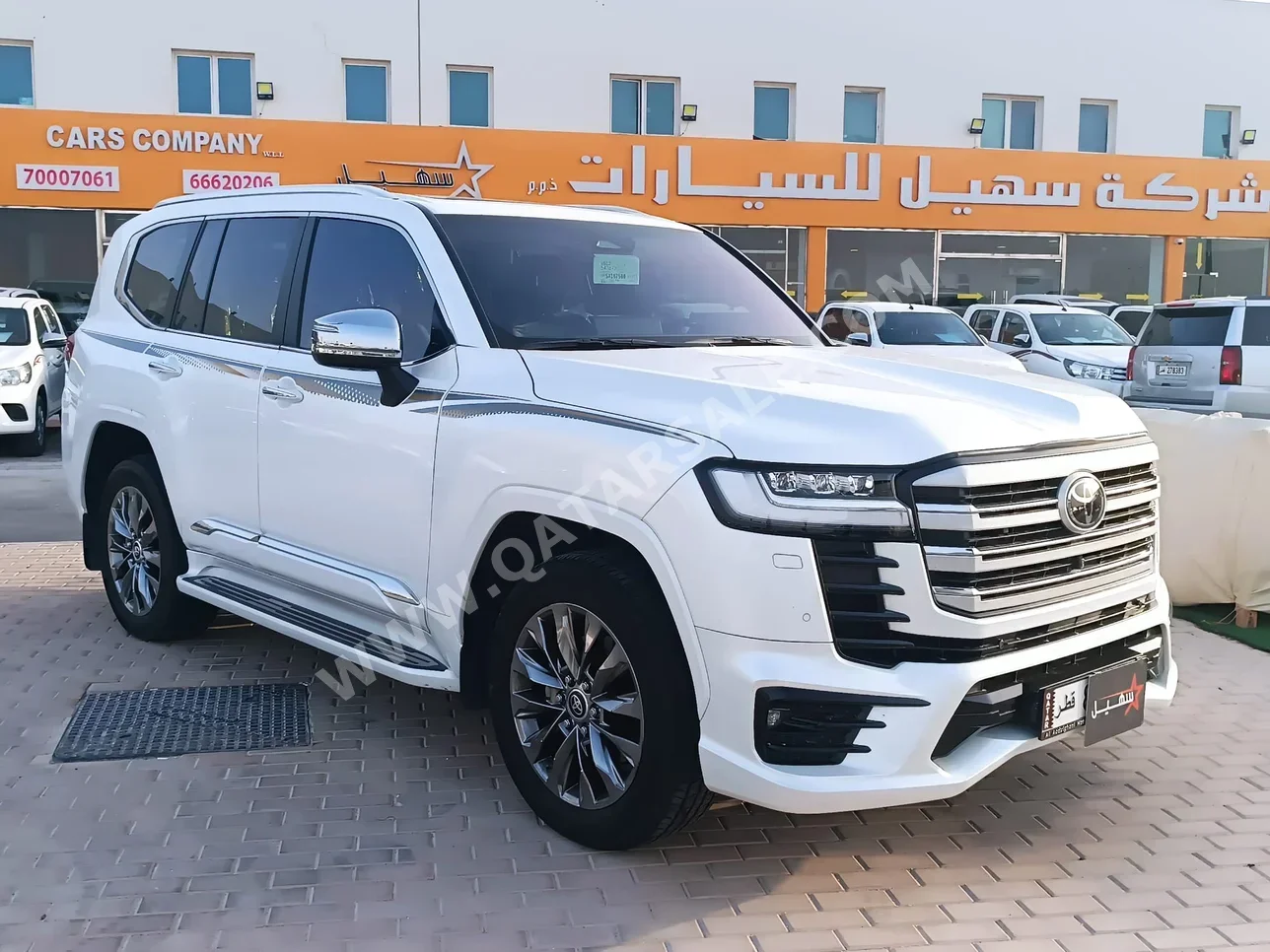 Toyota  Land Cruiser  VXR Twin Turbo  2025  Automatic  23,000 Km  6 Cylinder  Four Wheel Drive (4WD)  SUV  White  With Warranty