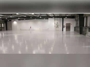 Buildings, Towers & Compounds - Service  - Al Khor  - Al Khor  For Rent