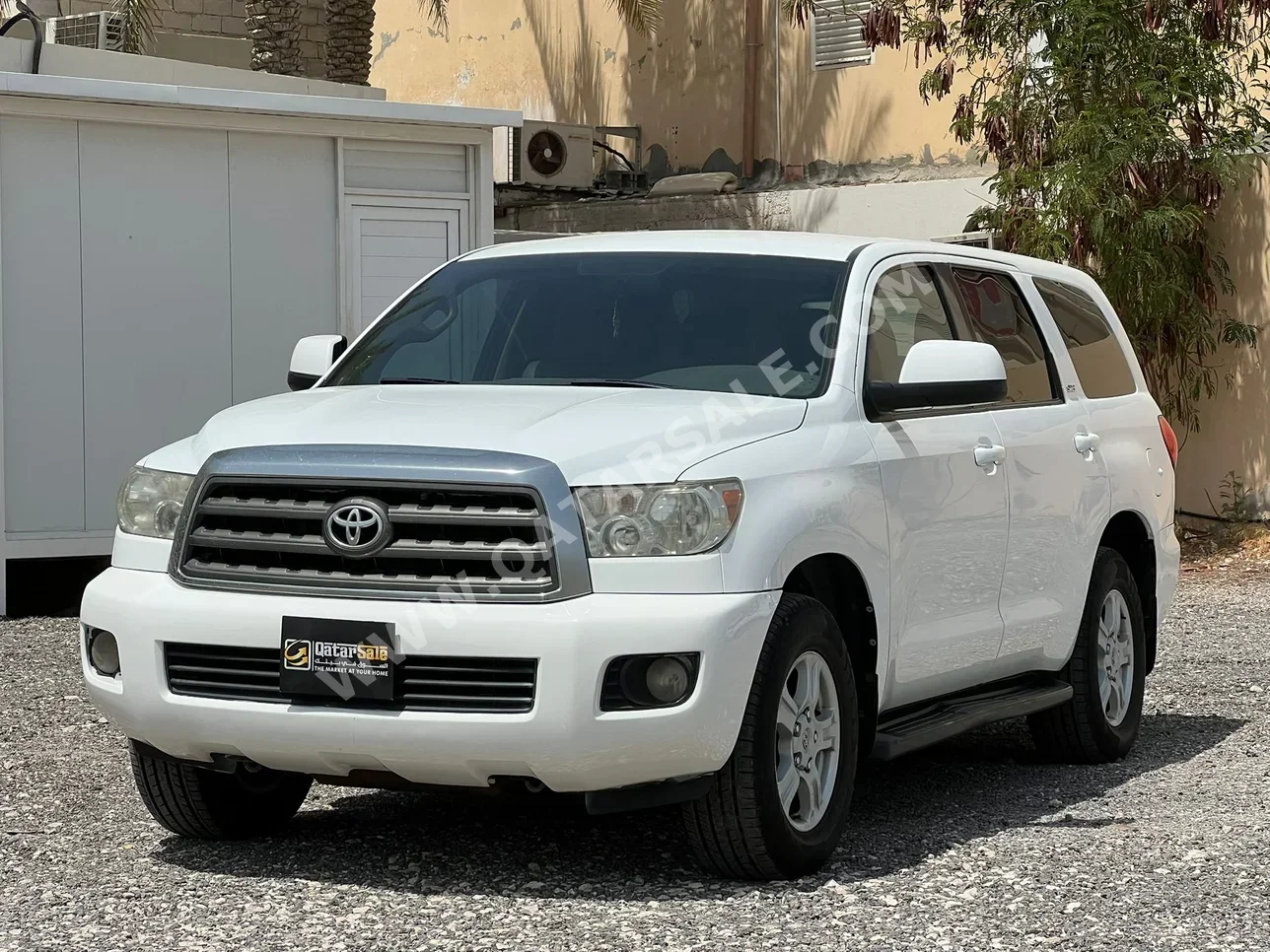 Toyota Sequoia SR5 2013 Automatic 325,000 Km 8 Cylinder Four Wheel Drive (4WD) SUV White