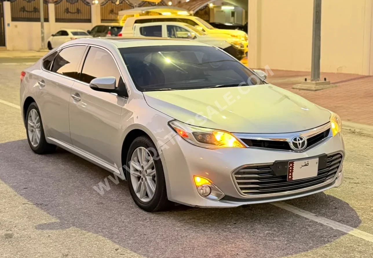 Toyota Avalon XLE 2014 Automatic 136,000 Km 6 Cylinder Front Wheel Drive (FWD) Sedan Silver