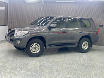 Toyota  Land Cruiser  GX  2013  Manual  298,000 Km  6 Cylinder  Four Wheel Drive (4WD)  SUV  Brown
