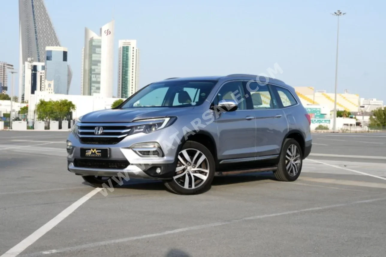 Honda Pilot Touring 2016 Automatic 78,000 Km 6 Cylinder All Wheel Drive (AWD) SUV Silver