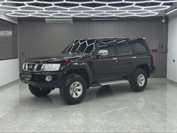 Nissan  Patrol  Safari  2022  Manual  60,000 Km  6 Cylinder  Four Wheel Drive (4WD)  SUV  Black