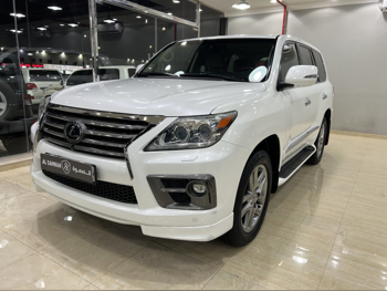 Lexus  LX  570  2014  Automatic  238,000 Km  8 Cylinder  Four Wheel Drive (4WD)  SUV  White