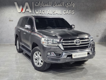 Toyota  Land Cruiser  GXR  2020  Automatic  265,000 Km  8 Cylinder  Four Wheel Drive (4WD)  SUV  Gray